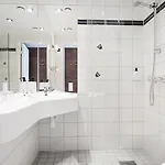 فندق Dyreparken Safarihotell كريستينساند