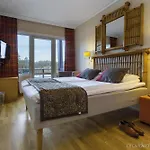 فندق Dyreparken Safarihotell 3*