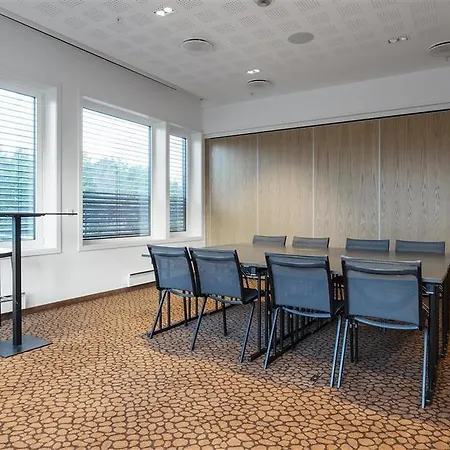 Ξενοδοχείο Dyreparken Safarihotell 3*