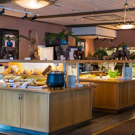 酒店 Dyreparken Safarihotell 3*