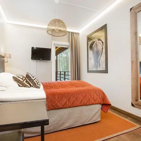 酒店 Dyreparken Safarihotell 3*