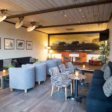酒店 Dyreparken Safarihotell 3*
